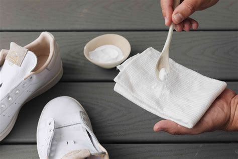 how to clean white shoes